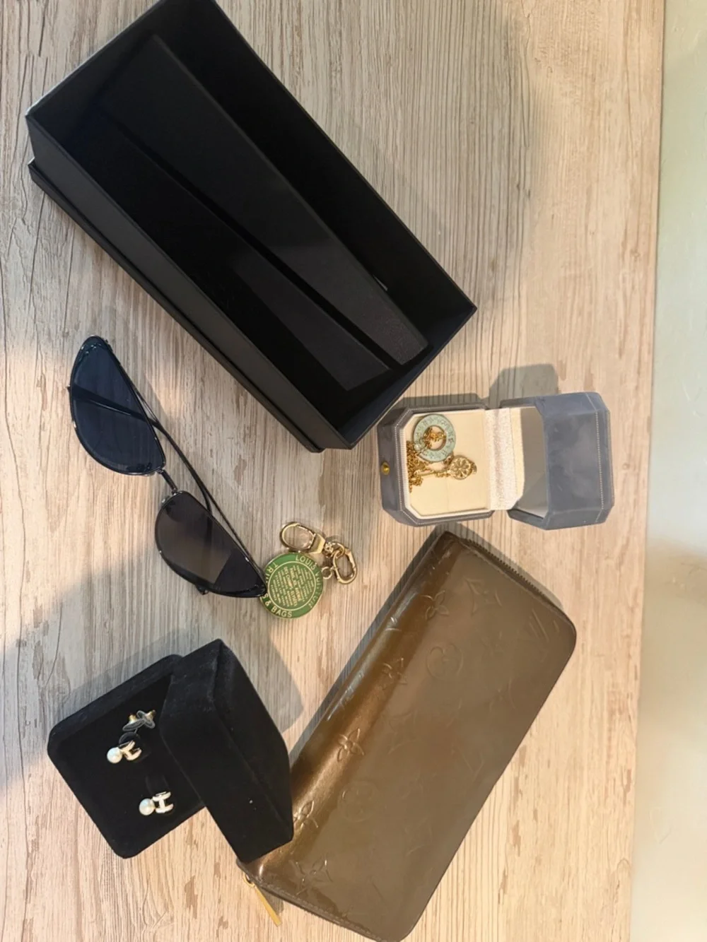 Bundle - Picture 1 of 1